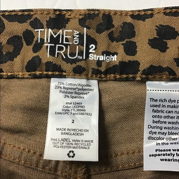 Time & Tru Leopard Hi Rise Straight Crop Jeans 2 - Picture 7 of 12